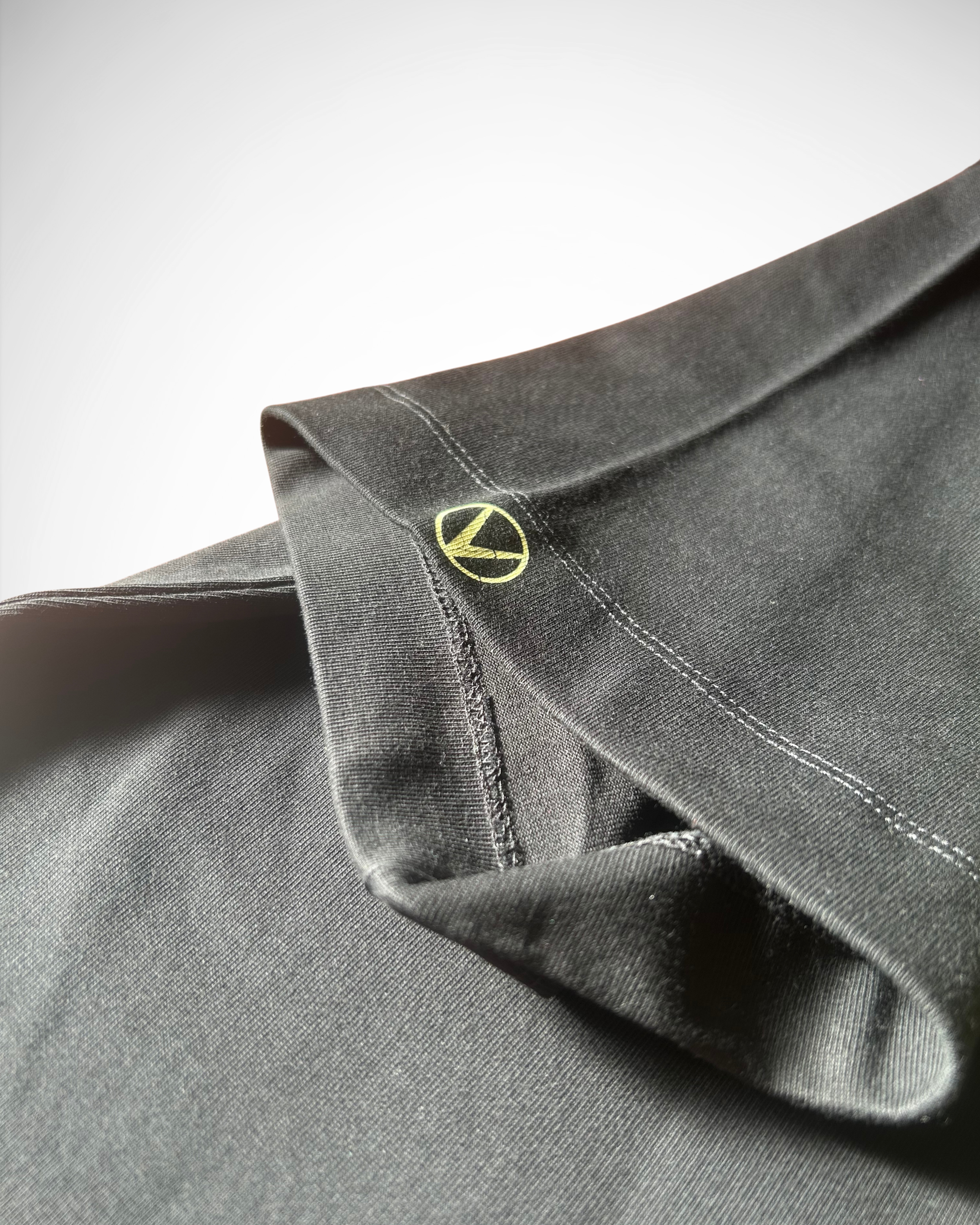 Vandulas® Core Logo Tee – Black/Cream